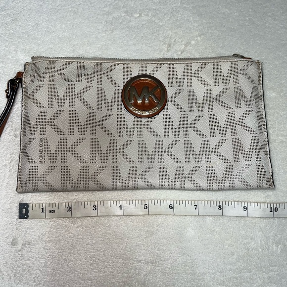 Michael Kors Wristlet - Picture 4 of 12